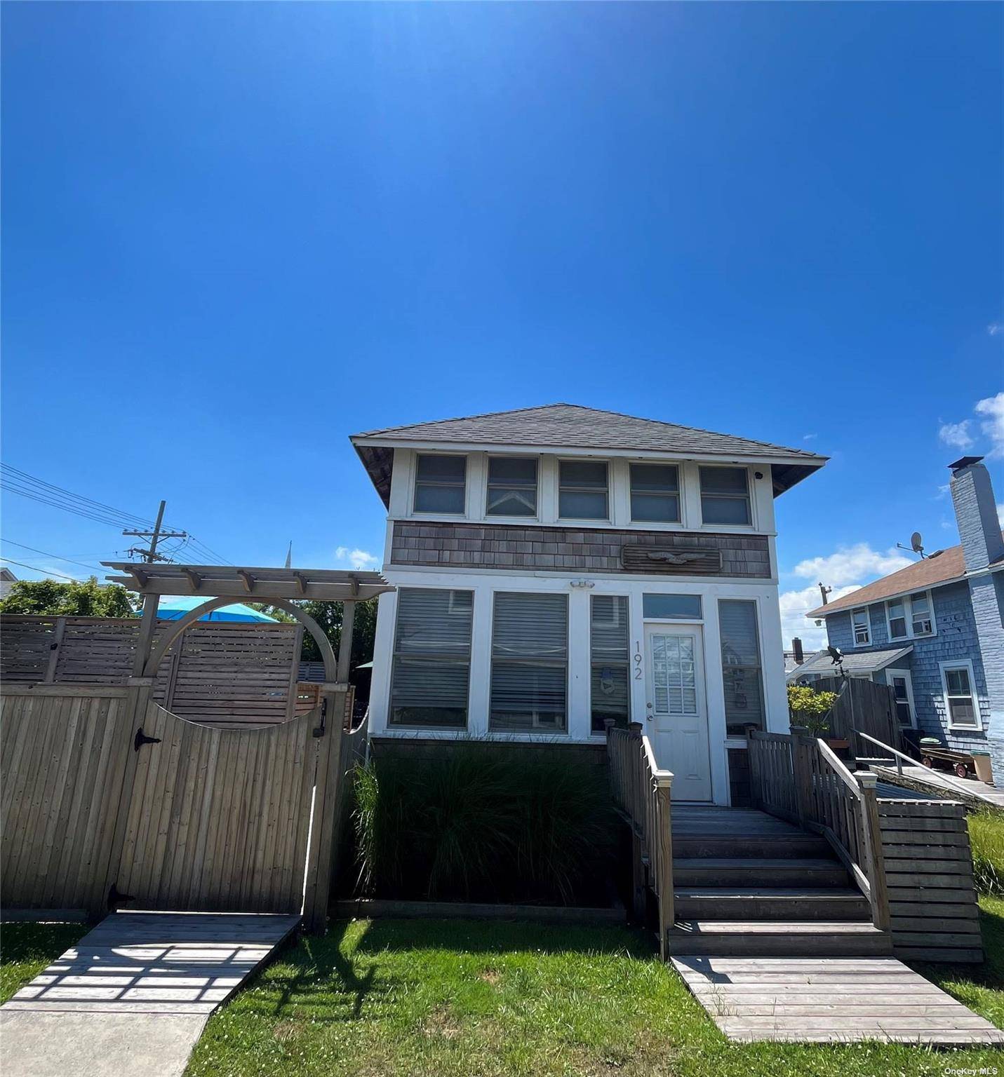 192 Cottage WALK, Ocean Beach, NY 11770