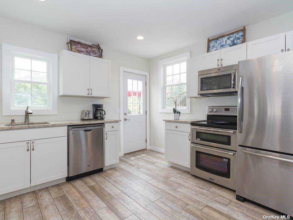192 Cottage WALK, Ocean Beach, NY 11770