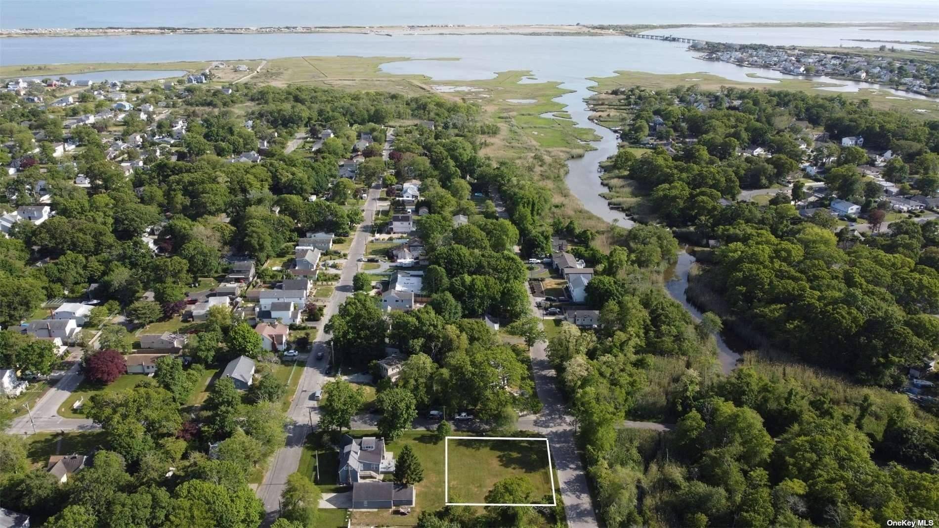 105 Maywood RD, Mastic Beach, NY 11951