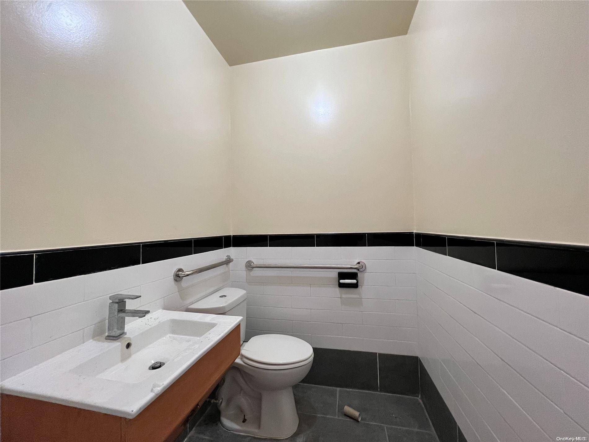 176-18 Jamaica AVE, Jamaica, NY 11432