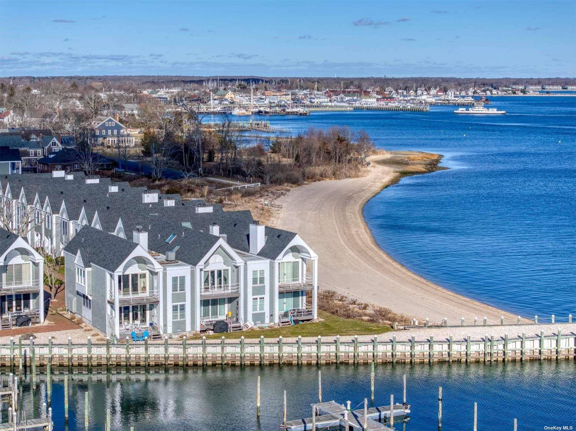 8 Oyster Point, Greenport, NY 11944