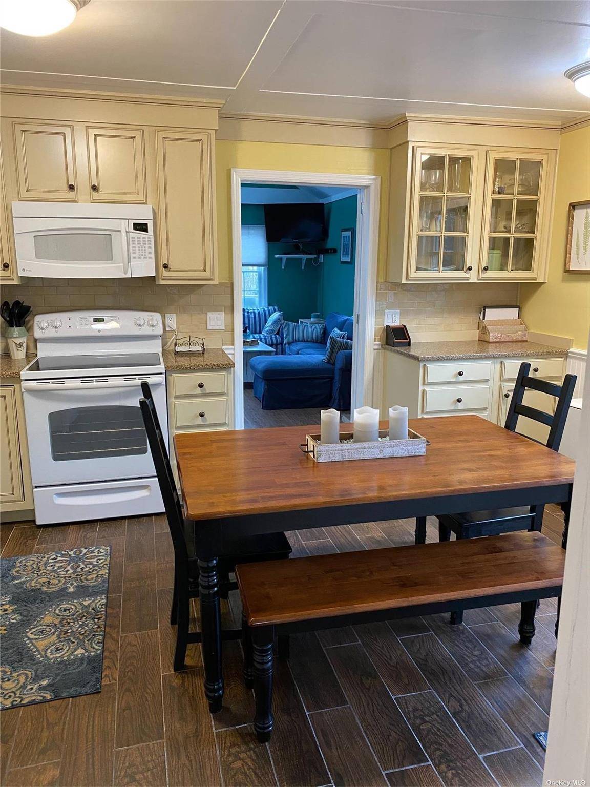 182 Cottage WALK, Ocean Beach, NY 11770