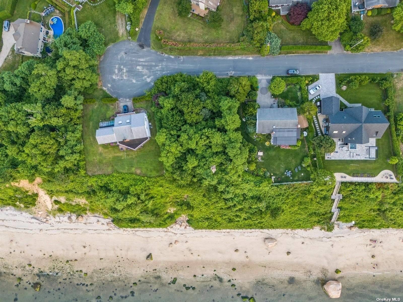 895 Glen CT, Cutchogue, NY 11935