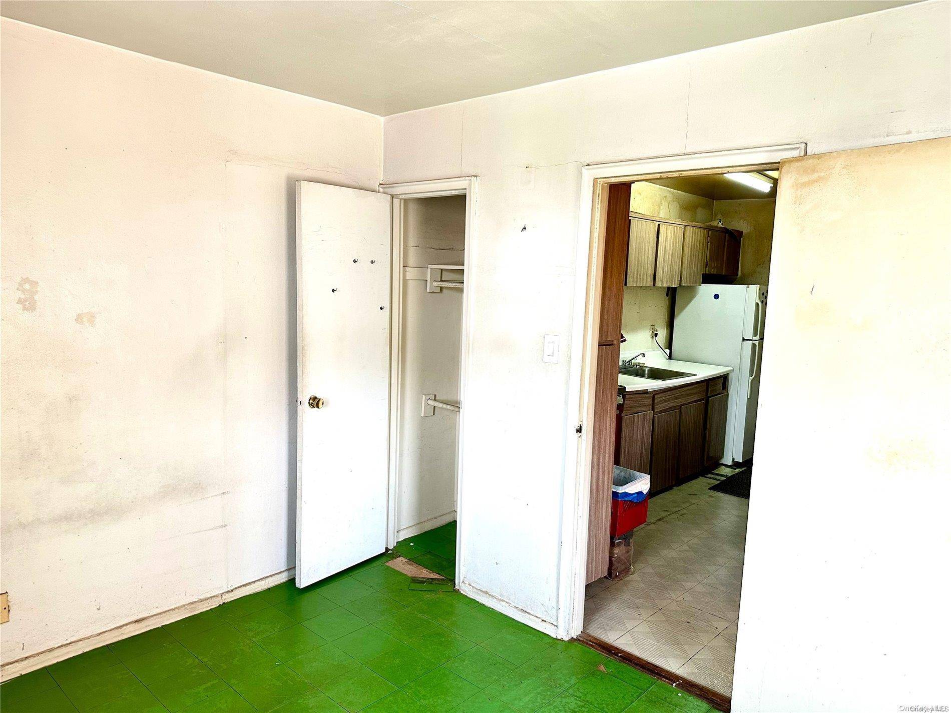 67-50 Thornton PL #4D, Forest Hills, NY 11375