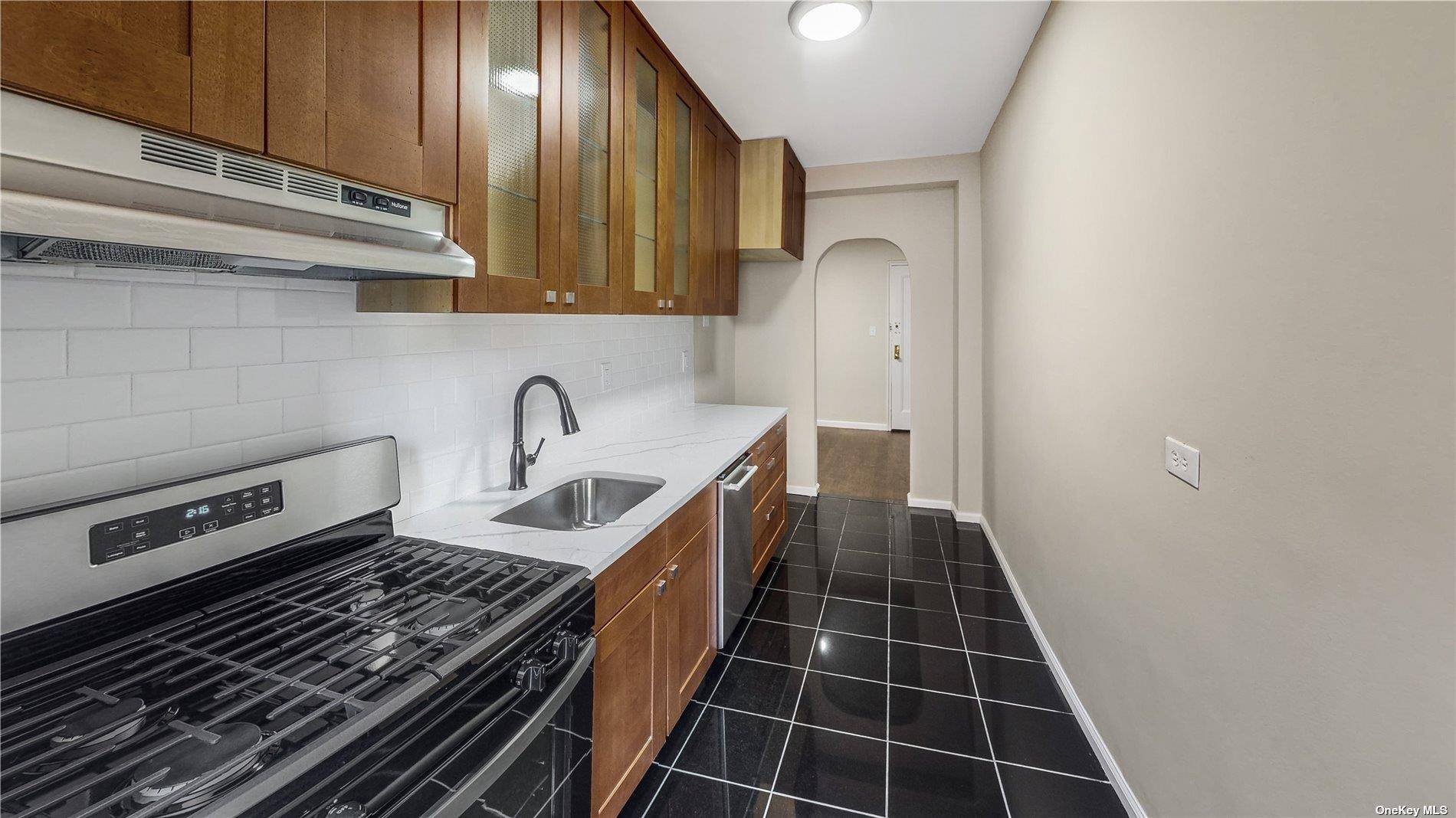 35-38 75th Street #4C, Jackson Heights, NY 11372