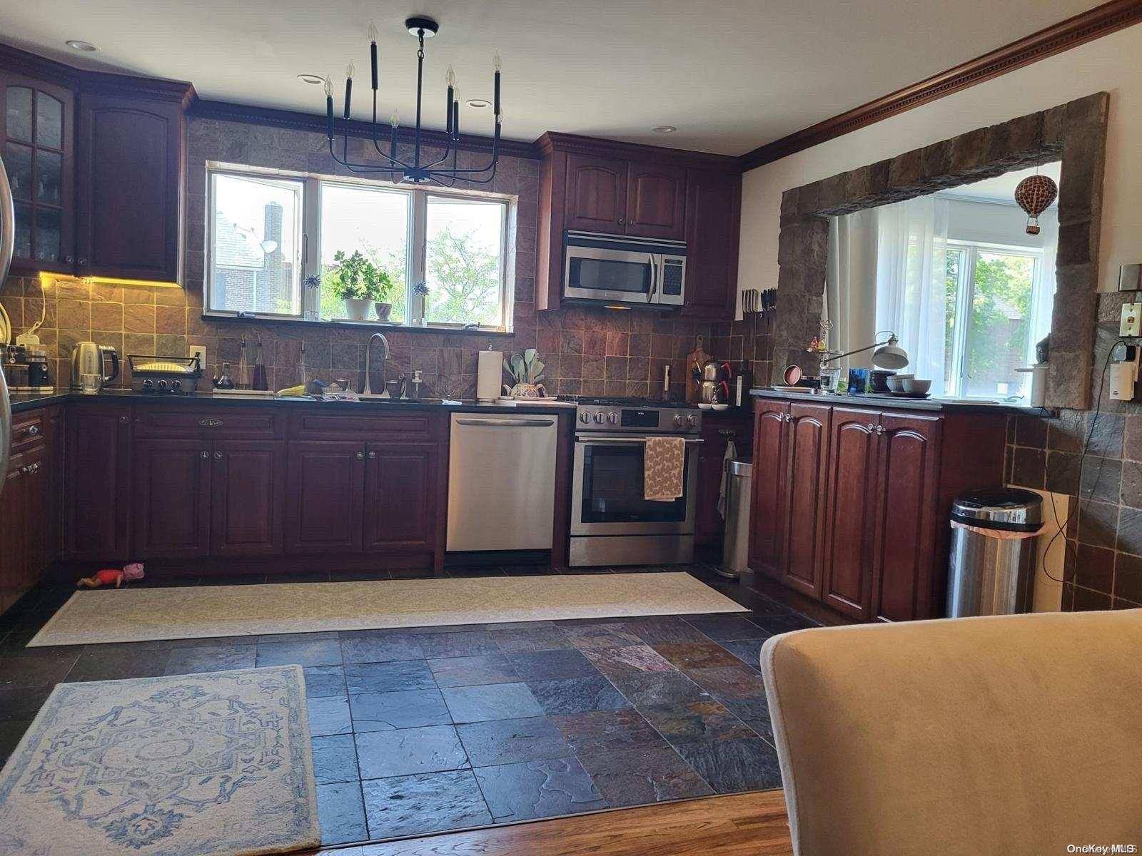 70-10 Eliot AVE, Middle Village, NY 11379