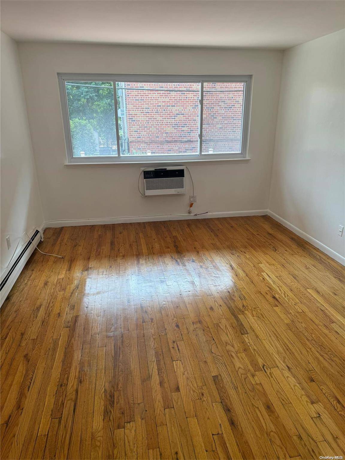 70-10 Eliot AVE, Middle Village, NY 11379