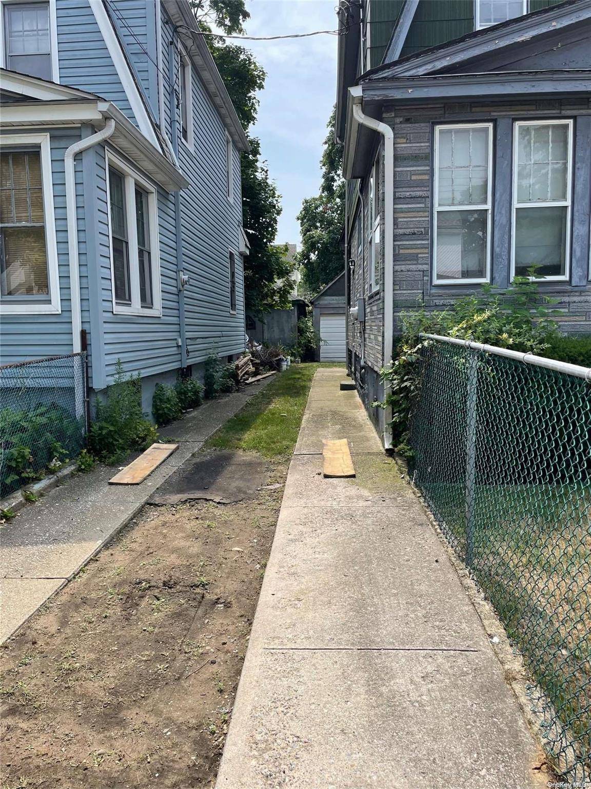 150-36 114th RD, Jamaica, NY 11434