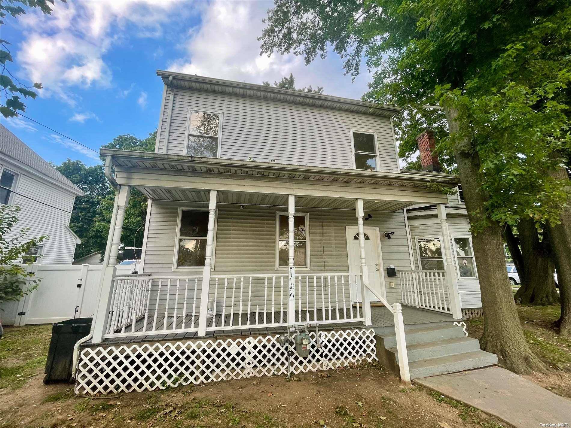 142 Henry ST, Hempstead, NY 11550