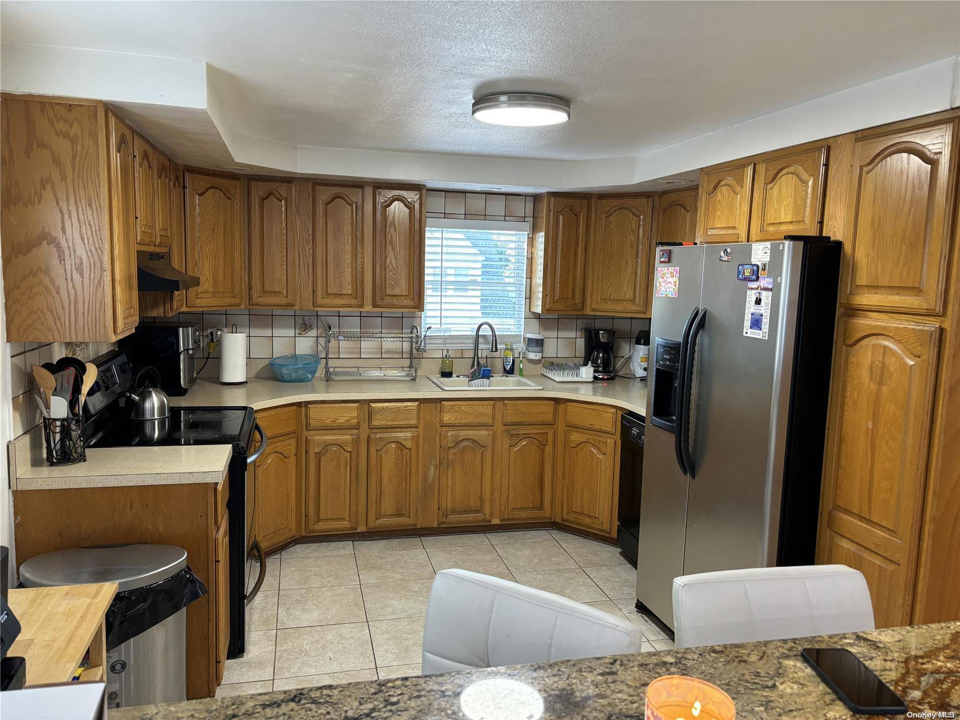 21 Linden RD, Valley Stream, NY 11580