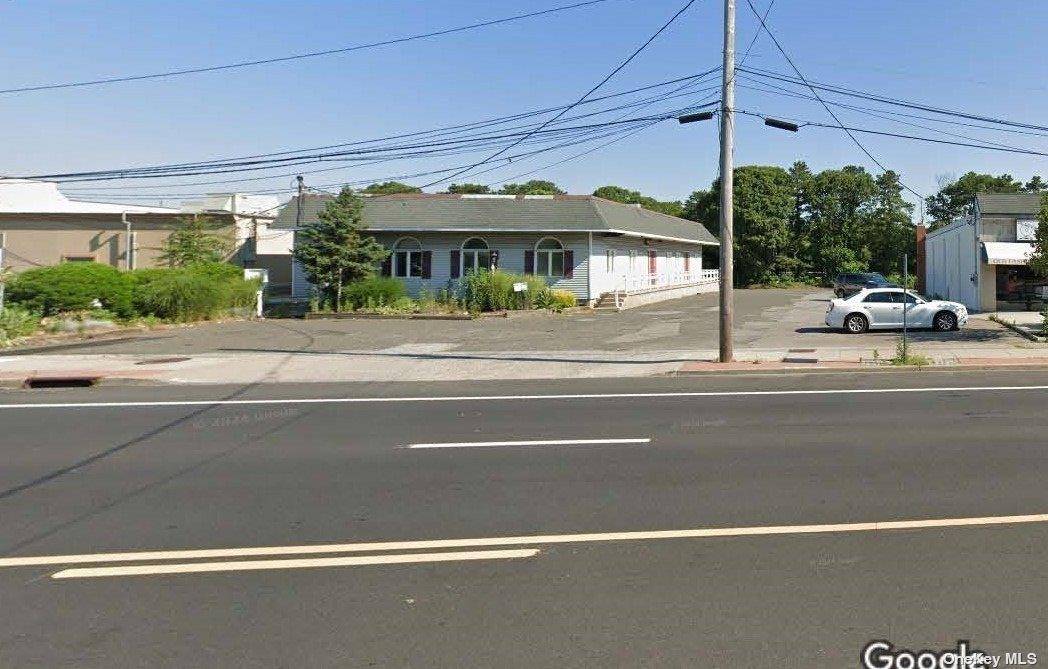 911 Montauk, Shirley, NY 11967