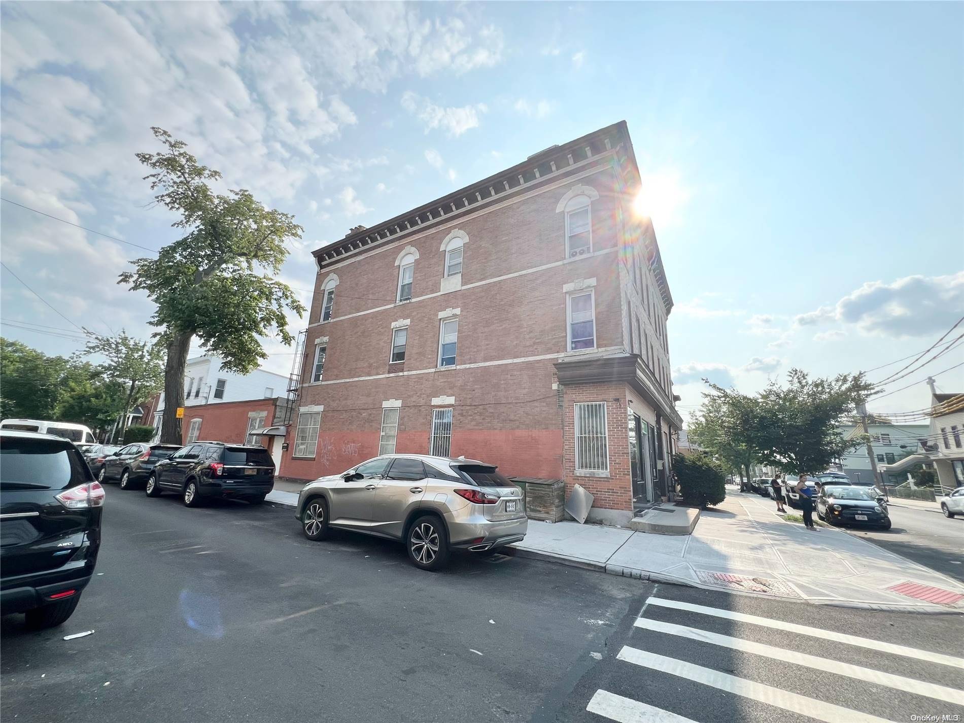 123-18 18th AVE, College Point, NY 11356