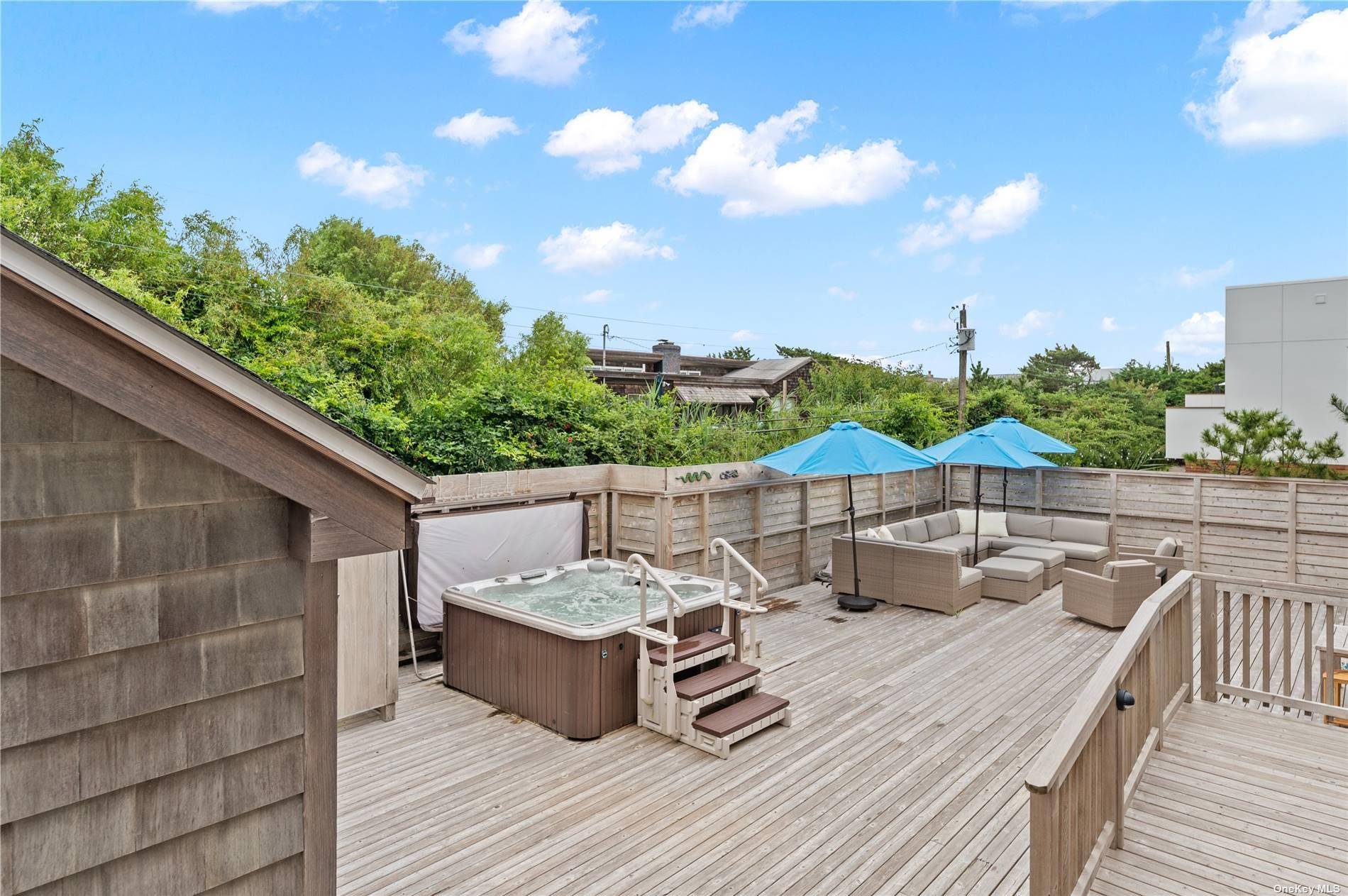 32 Schooner WALK, Ocean Beach, NY 11770