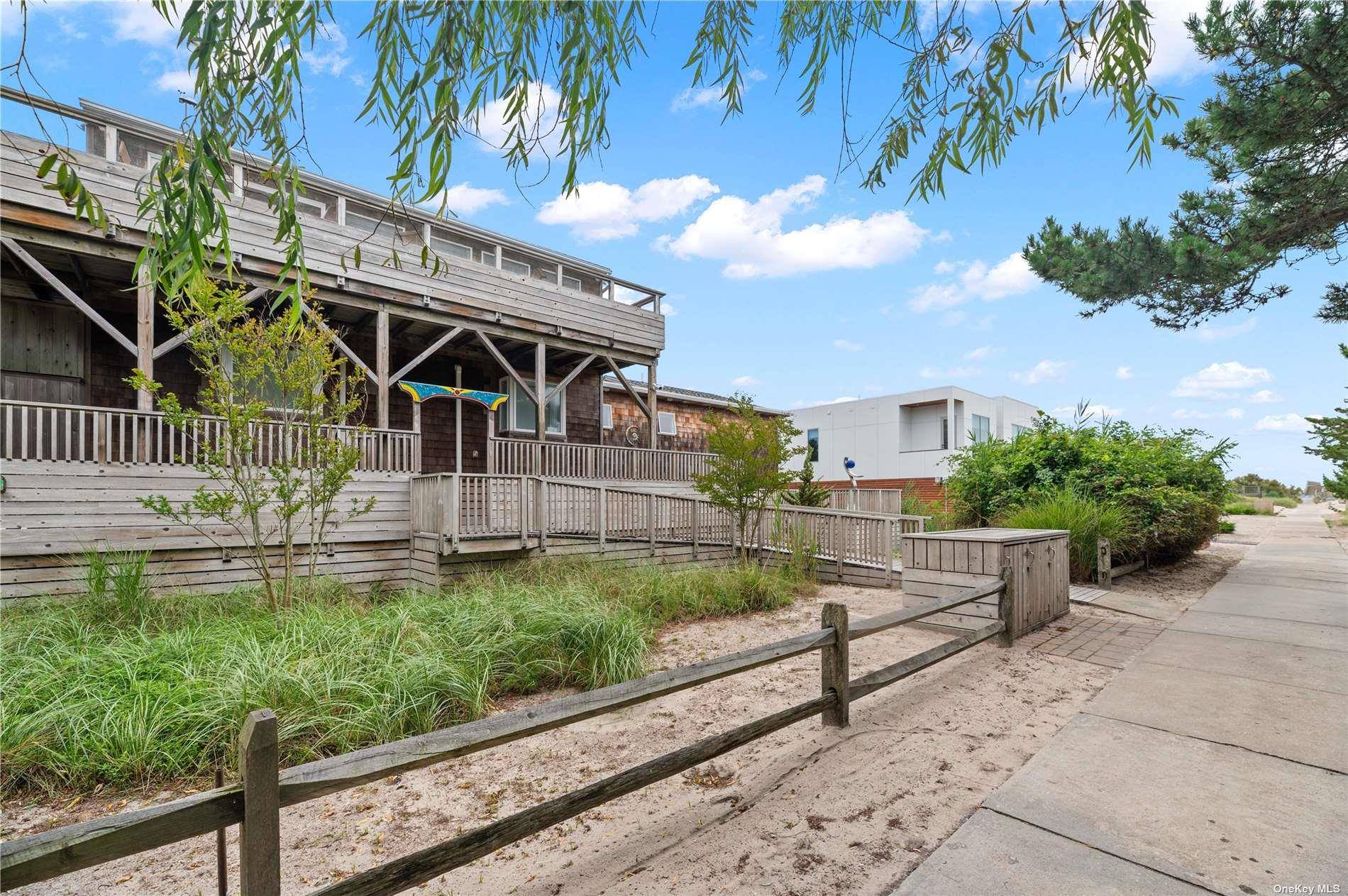 32 Schooner WALK, Ocean Beach, NY 11770