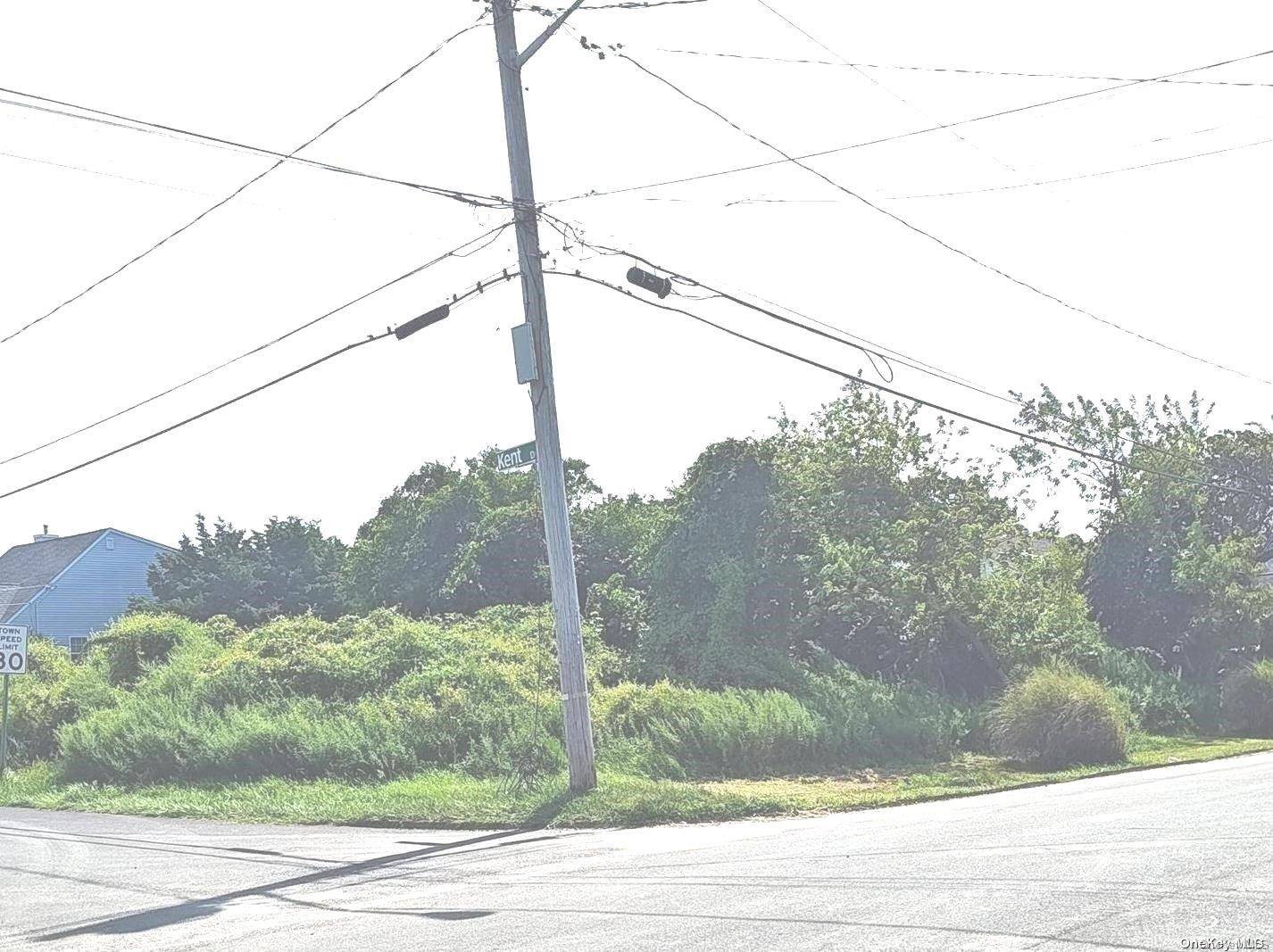 Grandview DR, Shirley, NY 11967
