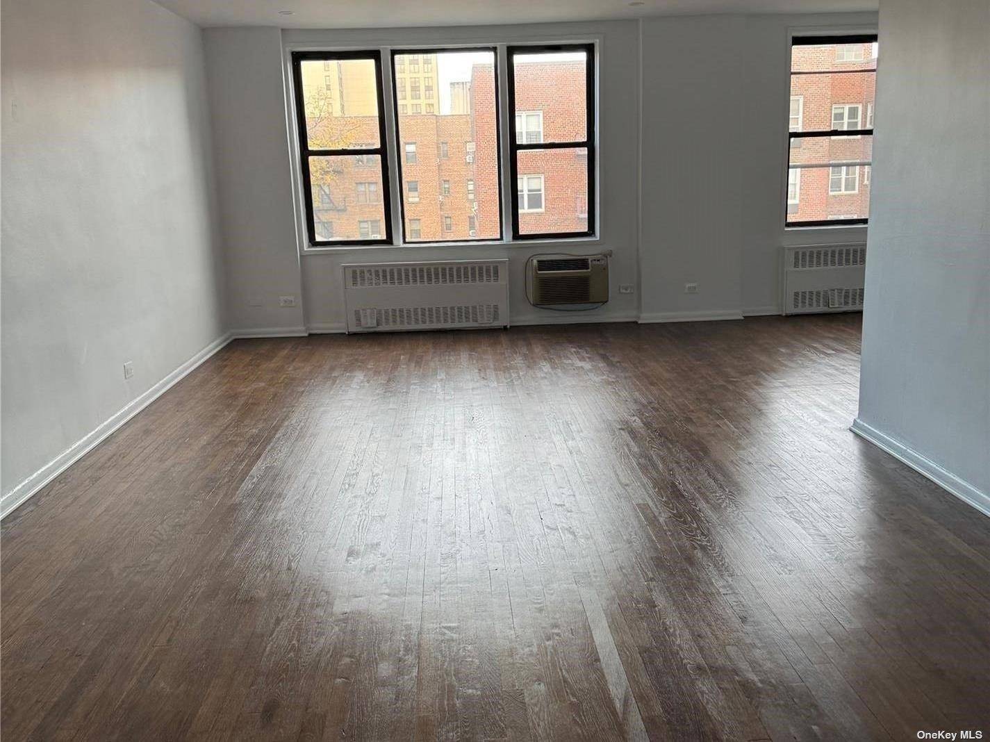 65-50 Wetherole ST #5V, Rego Park, NY 11374