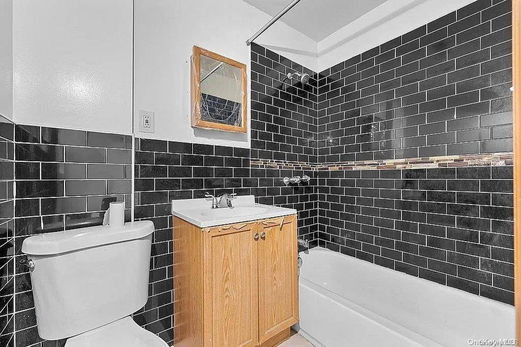 974 Dekalb AVE, Bed-stuy, NY 11221