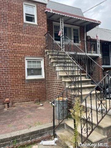 52-14 69th ST, Maspeth, NY 11378