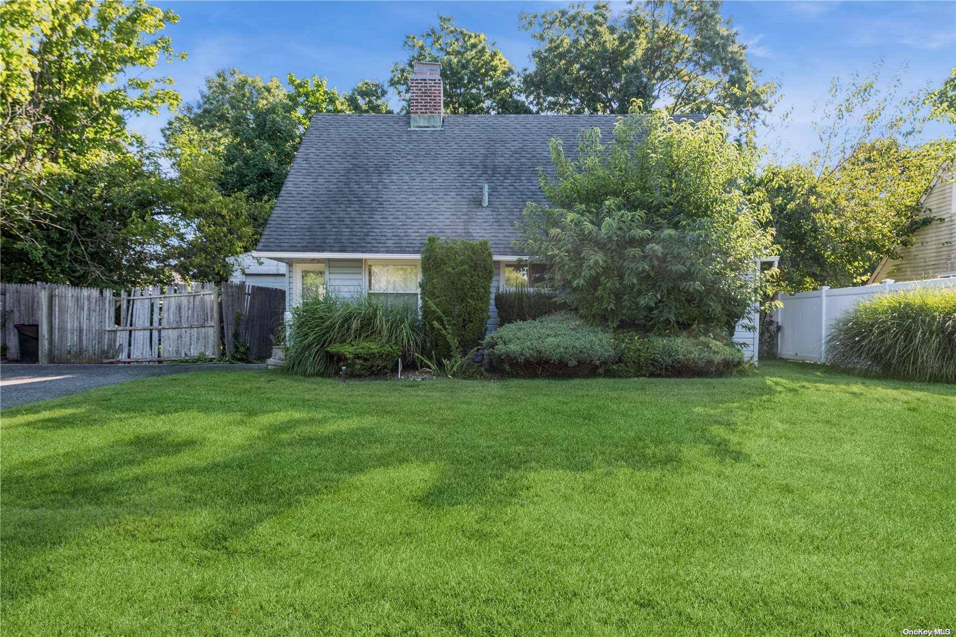 48 Bloomingdale RD, Levittown, NY 11756