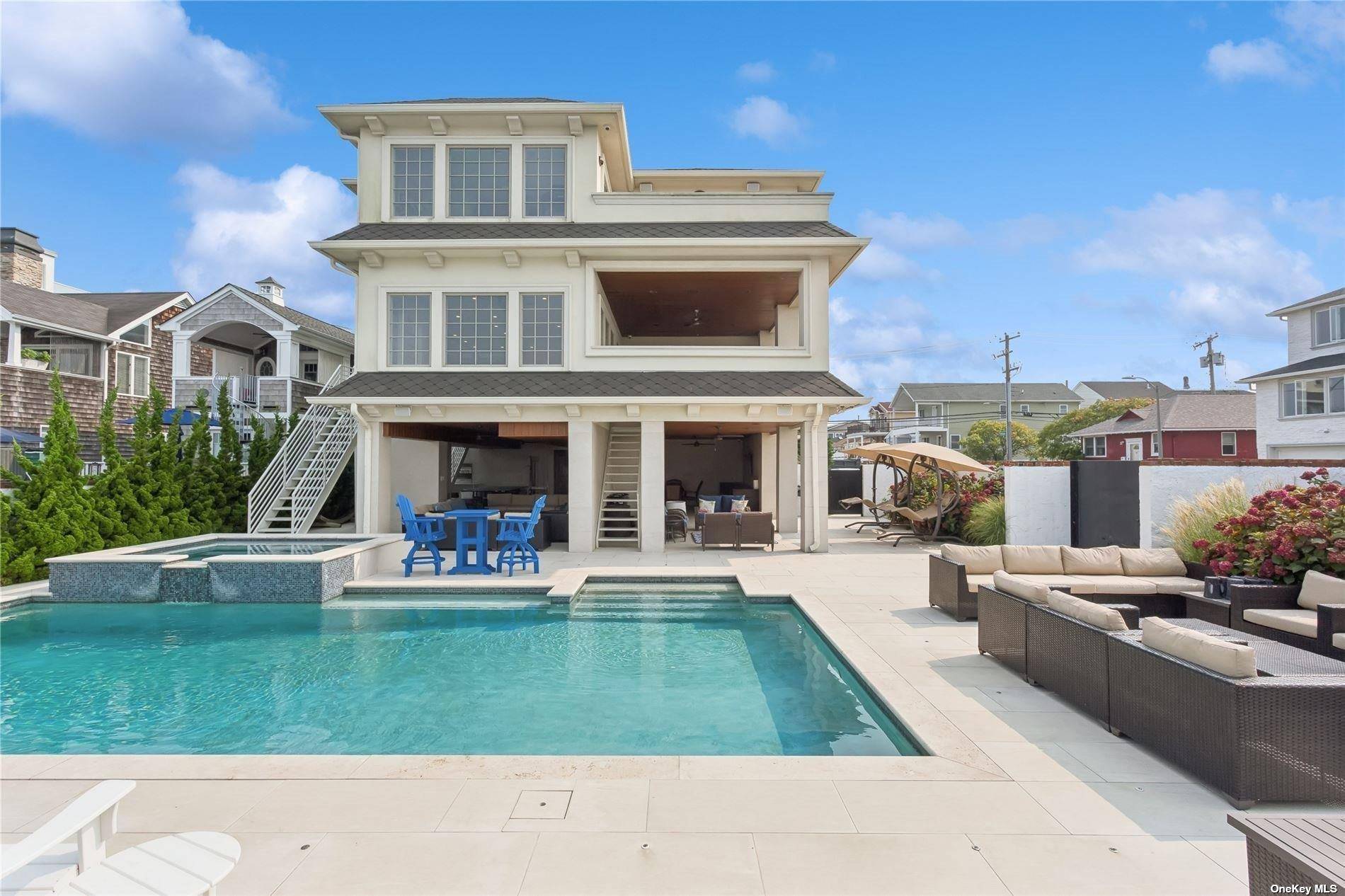 853 W Park AVE, Long Beach, NY 11561