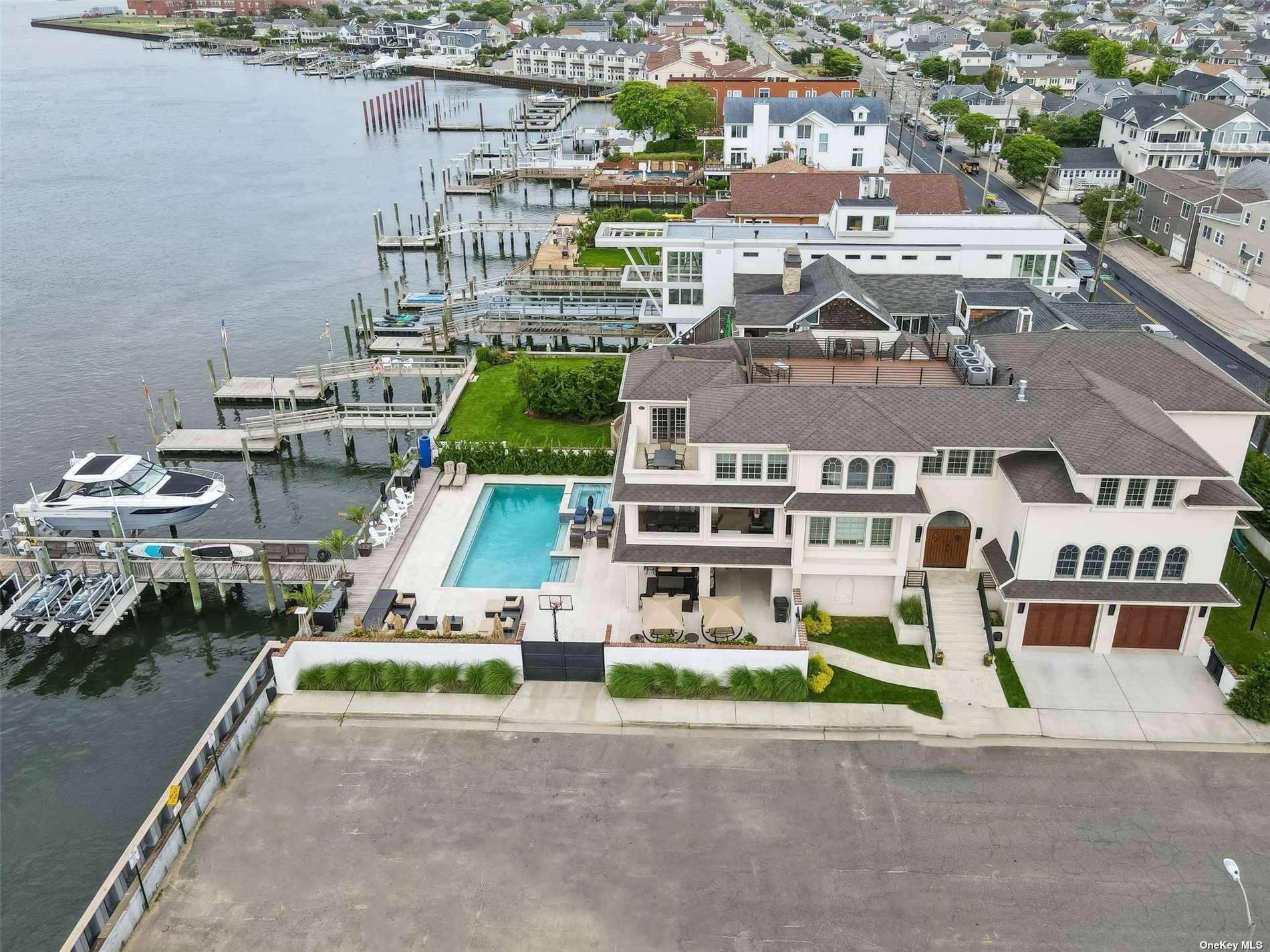 853 W Park AVE, Long Beach, NY 11561