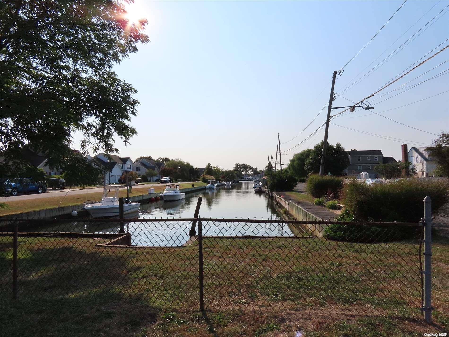 44 Buchanan AVE, Amityville, NY 11701