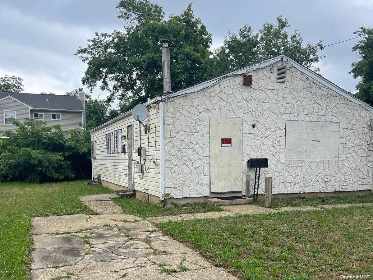 97 Harrison AVE, Amityville, NY 11701
