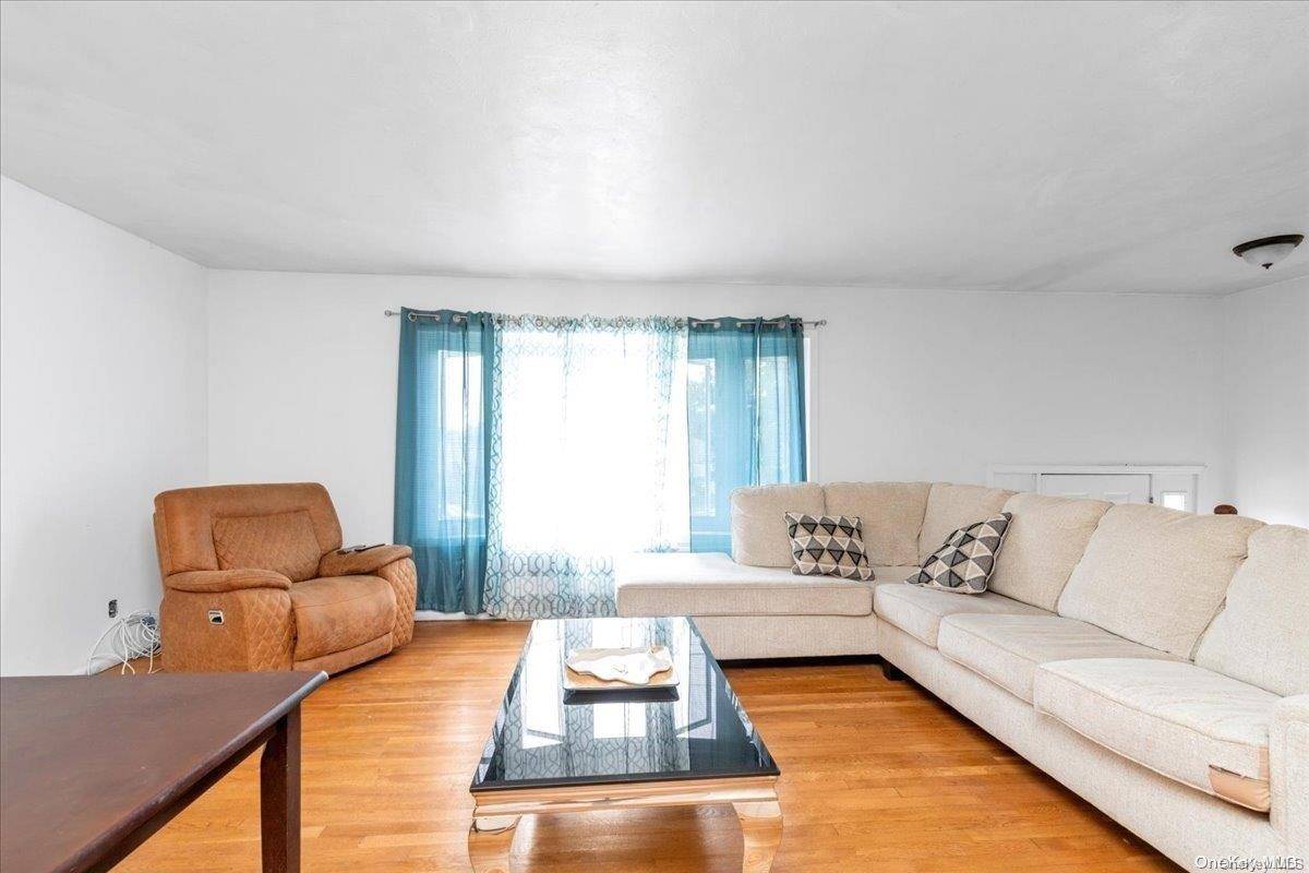 15-03 Dunbar ST, Far Rockaway, NY 11691