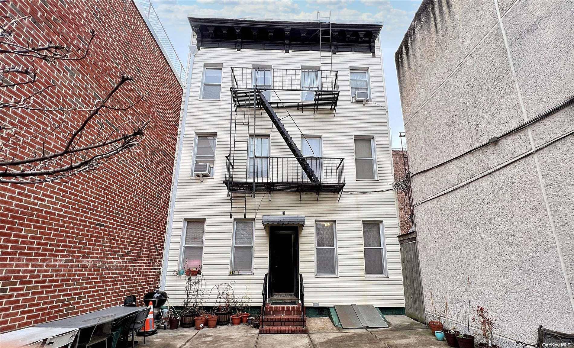 127 N 4th ST, Brooklyn, NY 11249