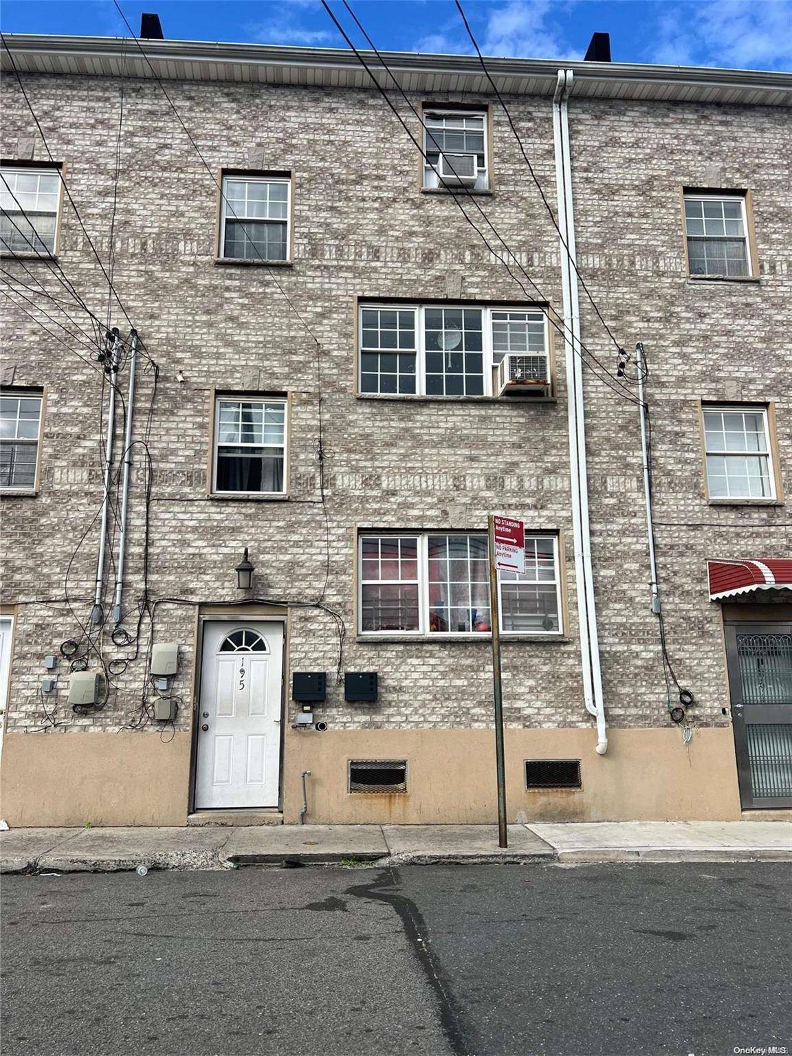 195 Beach 26th ST, Far Rockaway, NY 11691