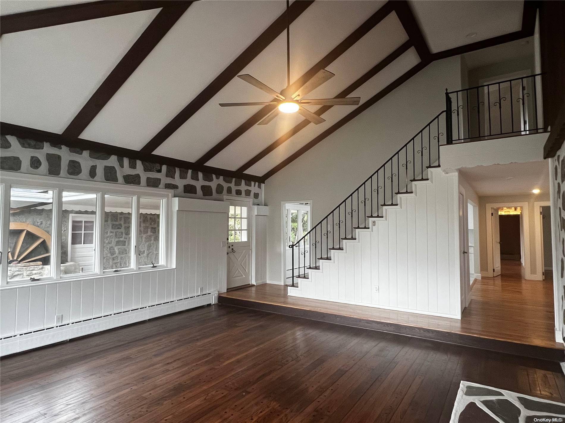 93 Lake ST, Islip, NY 11751
