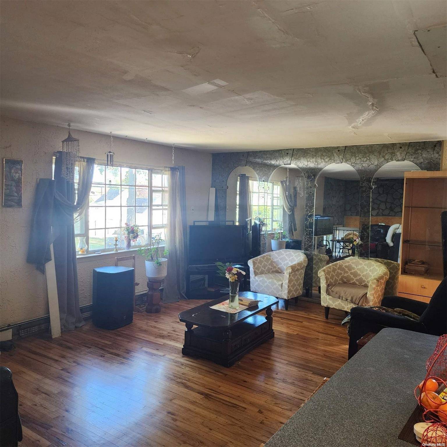 104 Frederick AVE, Babylon, NY 11702