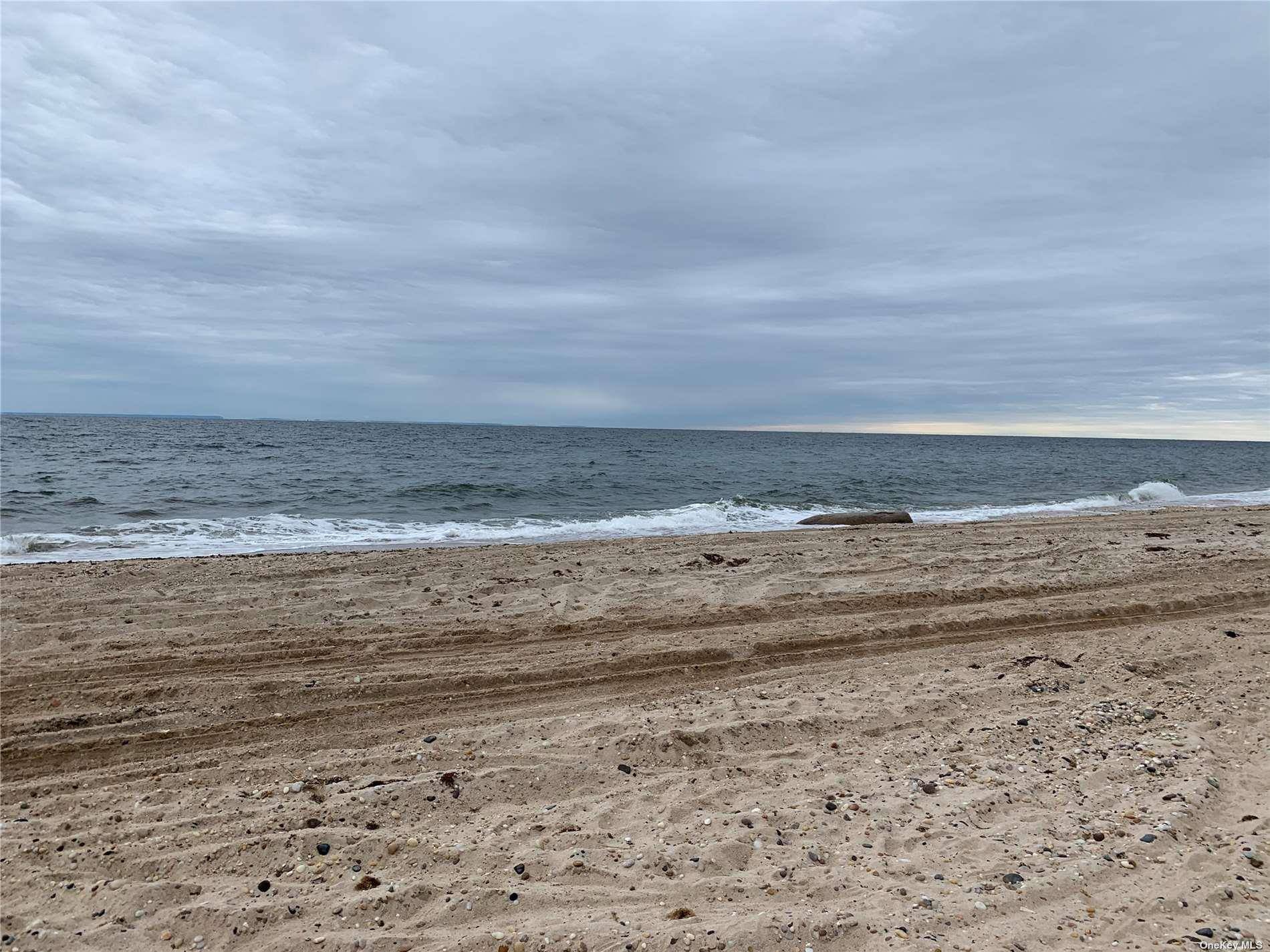 3994 Sound AVE, Riverhead, NY 11901