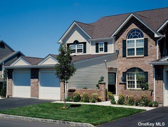 143 Overlook DR #143, Farmingville, NY 11738