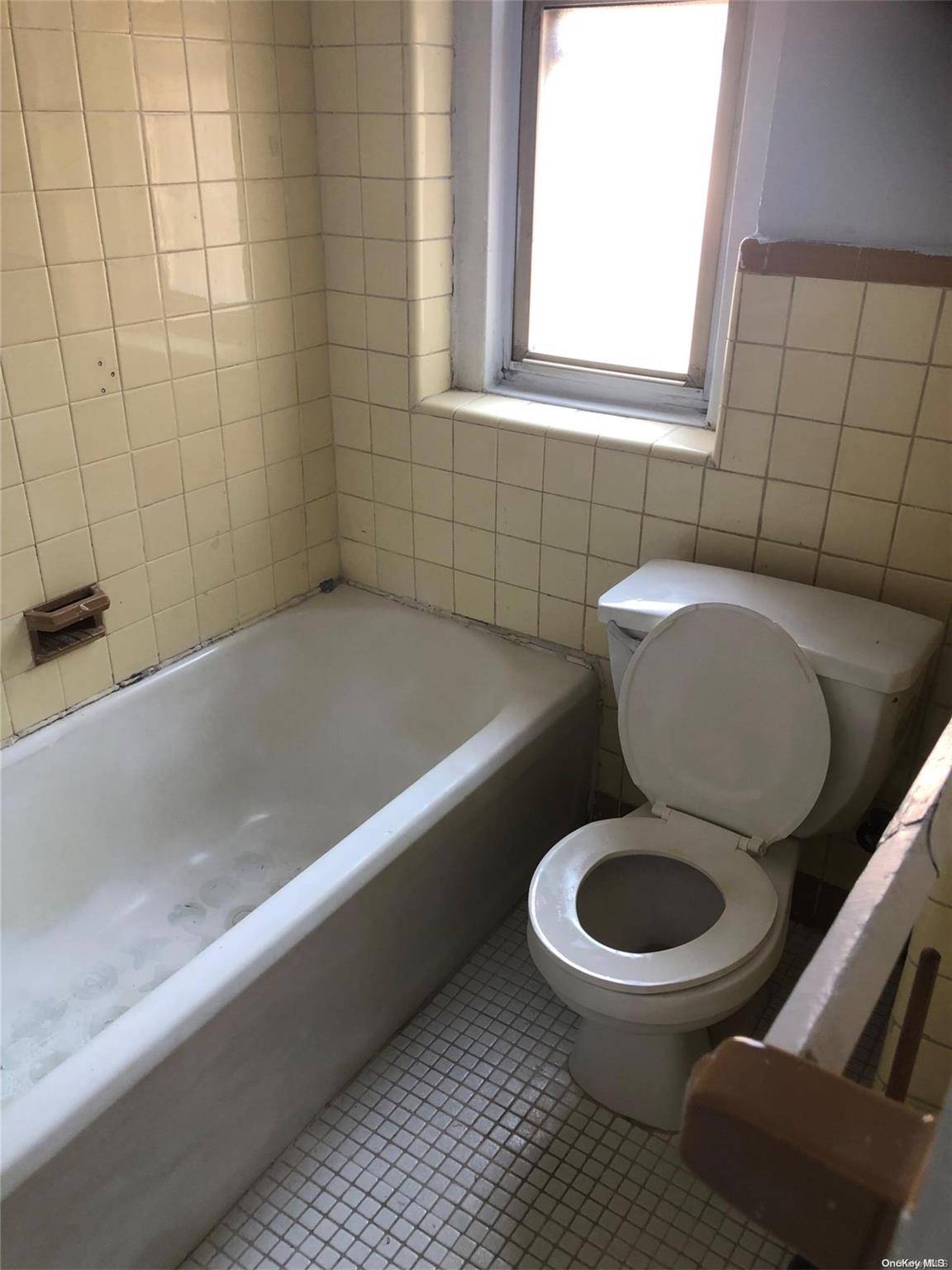 2166 E Bronx Park East #6G, Bronx, NY 10462
