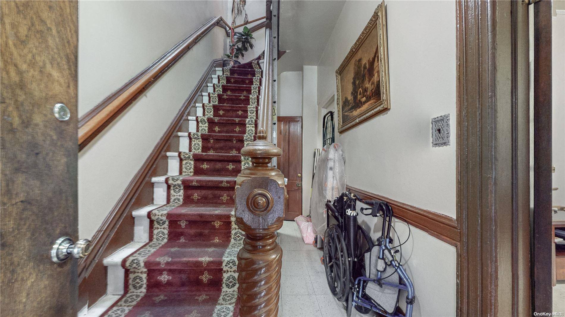 36-44 32nd ST, Astoria, NY 11106