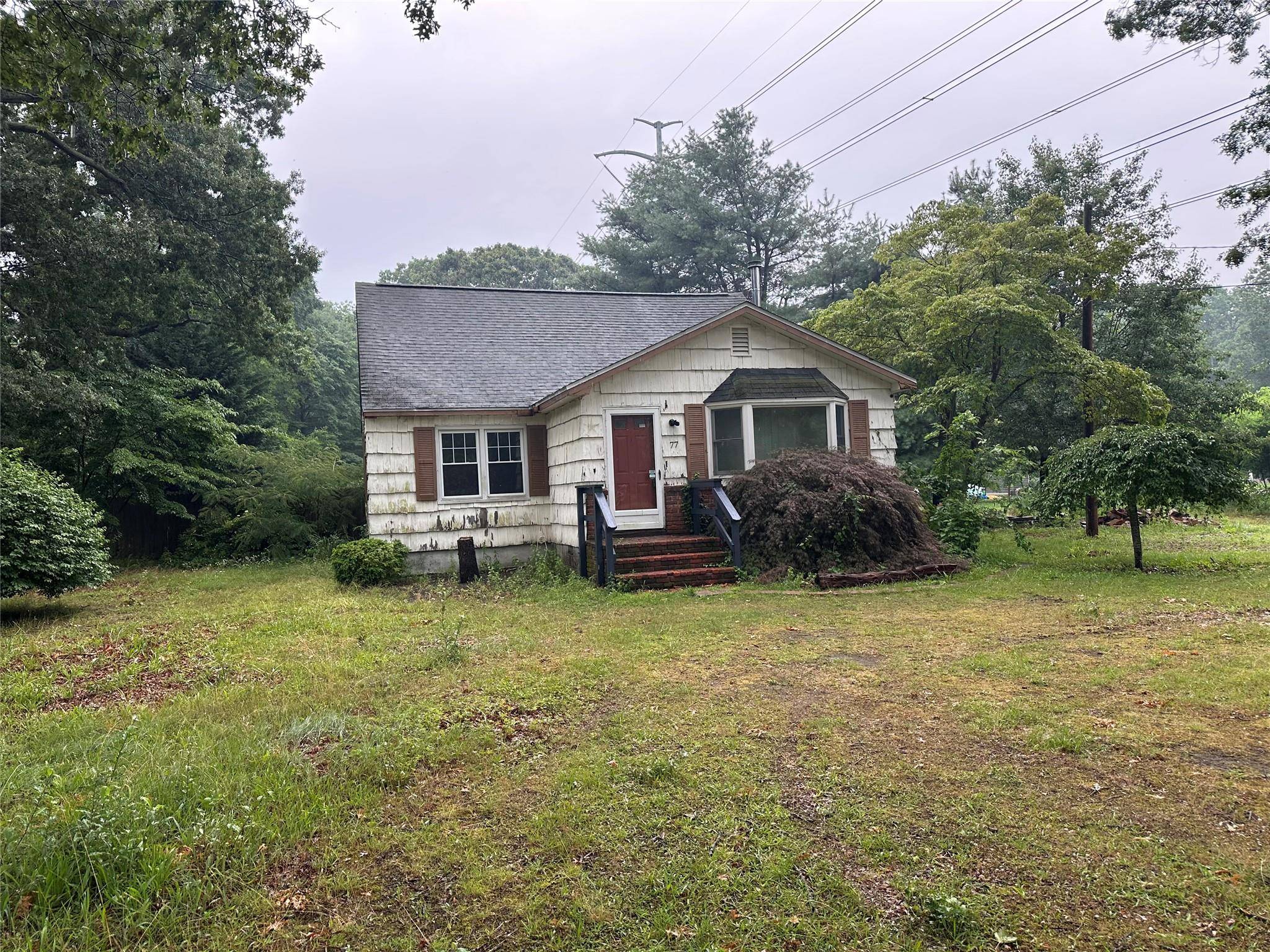 77 Lincoln RD, Medford, NY 11763
