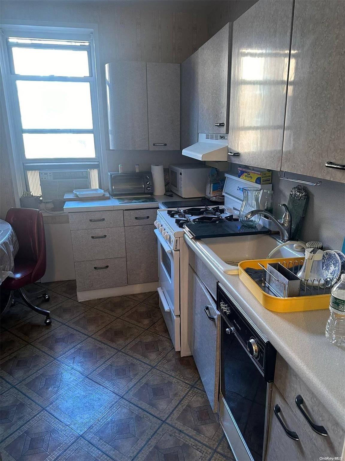 65-65 Wetherole ST #3K, Rego Park, NY 11374