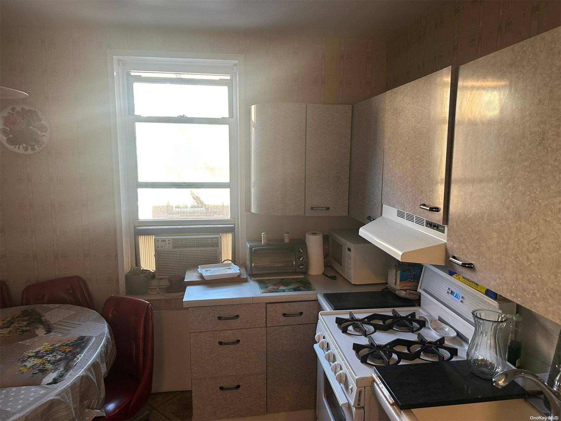 65-65 Wetherole ST #3K, Rego Park, NY 11374