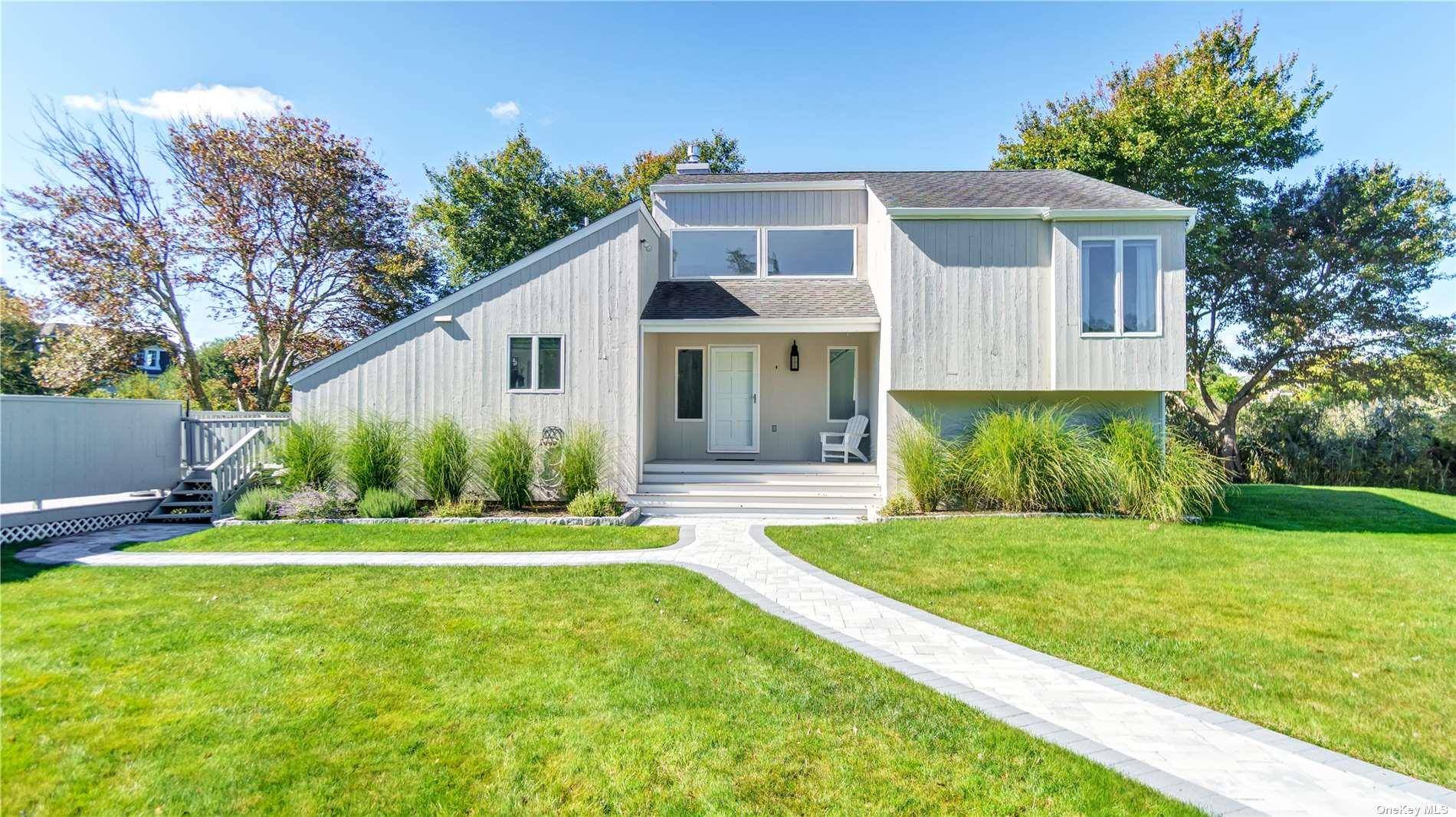 19 Rogers LN, Remsenburg, NY 11960