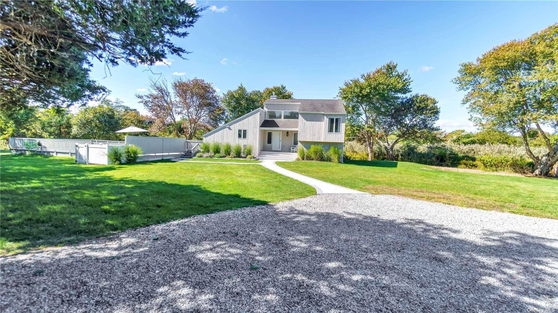 19 Rogers LN, Remsenburg, NY 11960