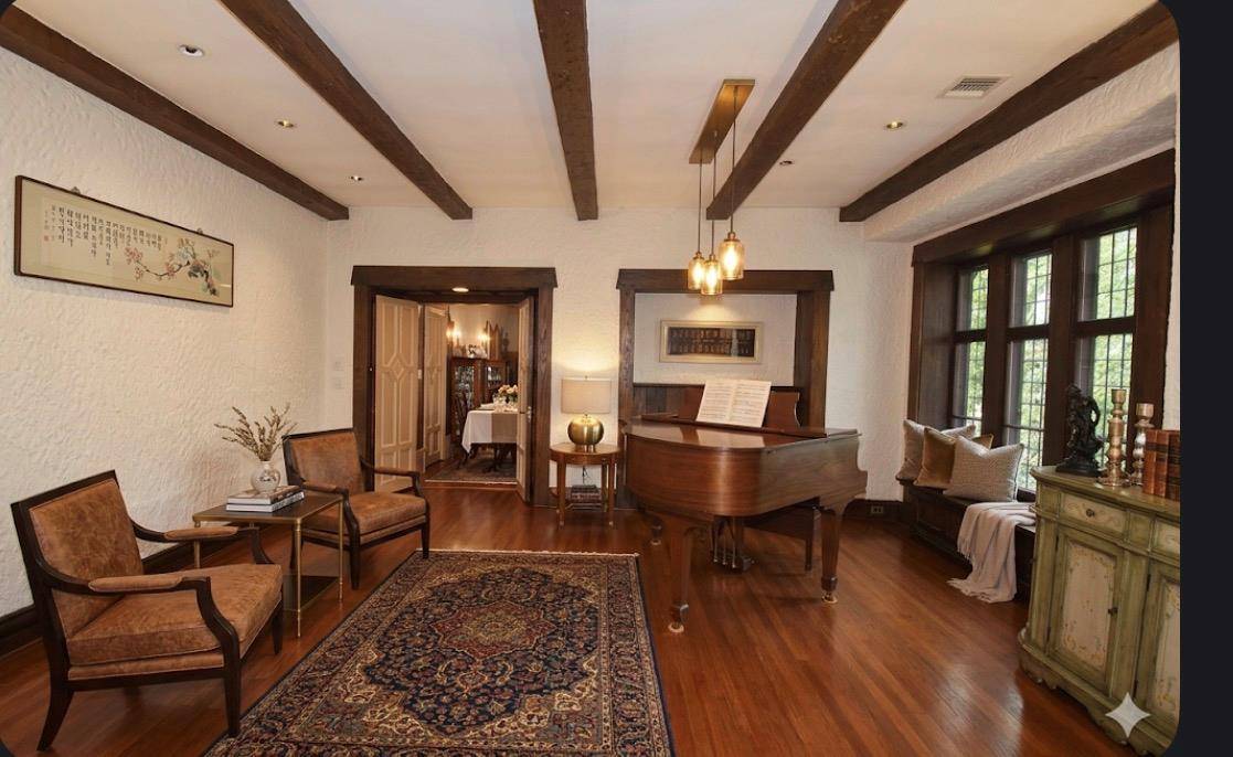 539 Manhasset Woods RD, Manhasset, NY 11030