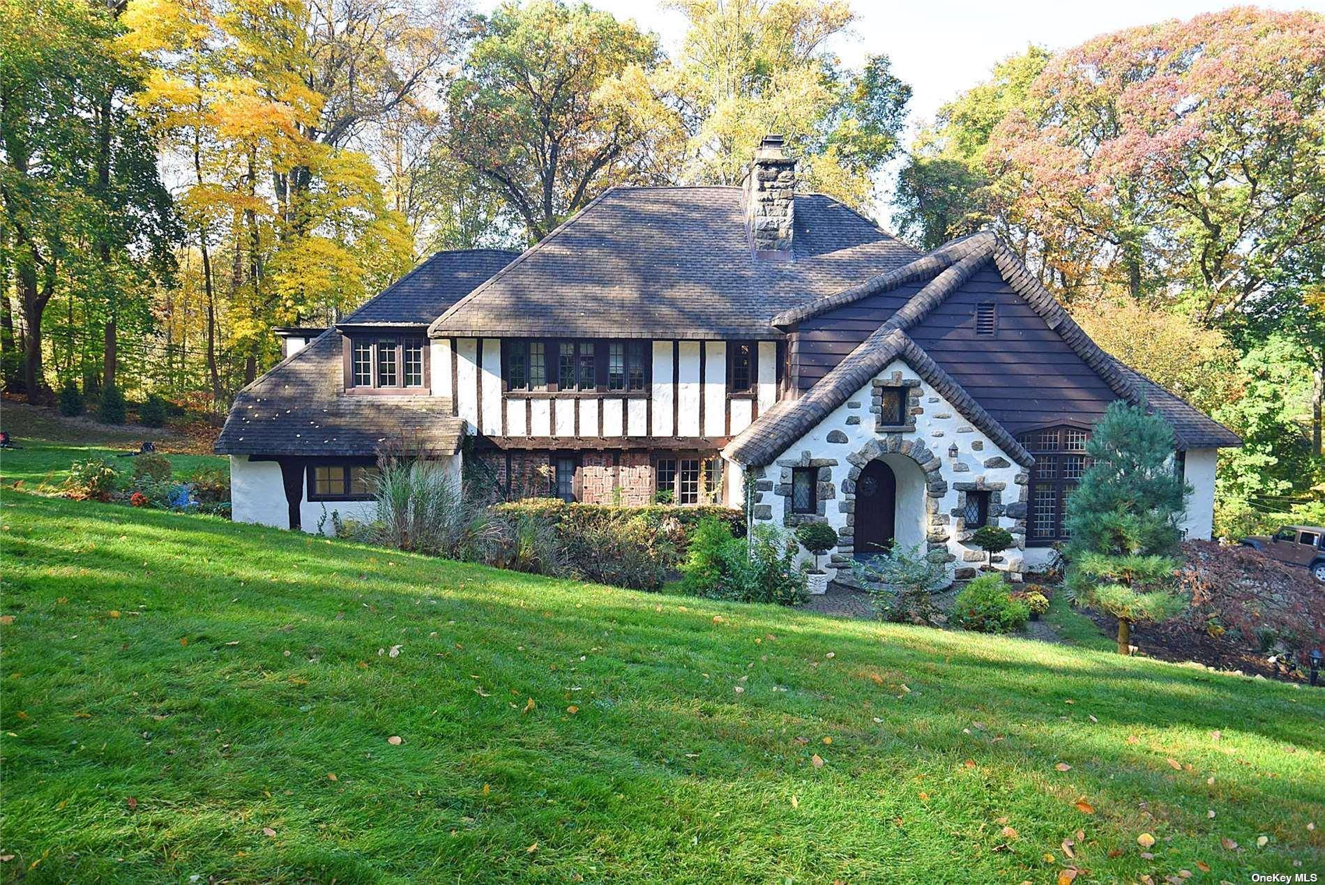 539 Manhasset Woods RD, Manhasset, NY 11030