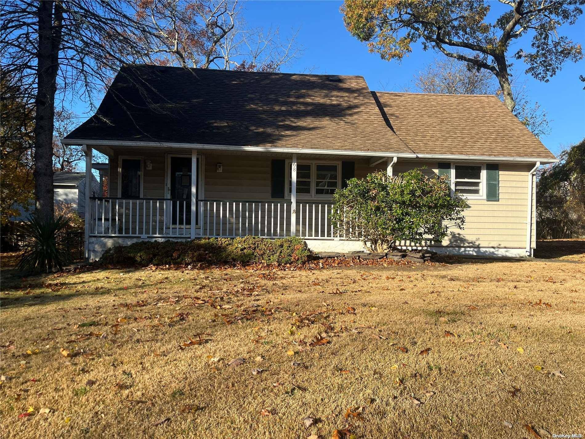 68 Tarpon RD, Rocky Point, NY 11778