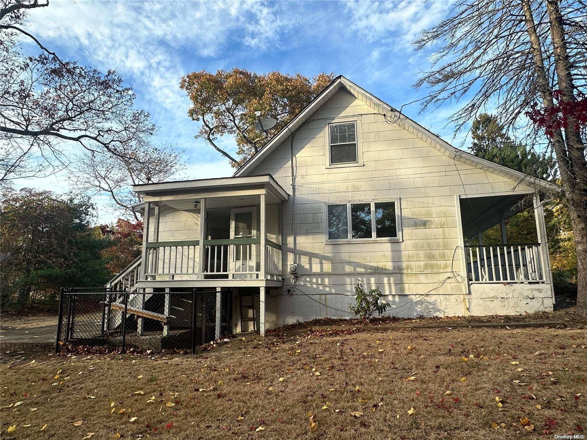 68 Tarpon RD, Rocky Point, NY 11778