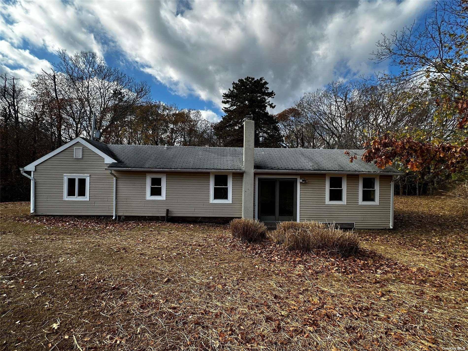 2468 River RD, Calverton, NY 11933