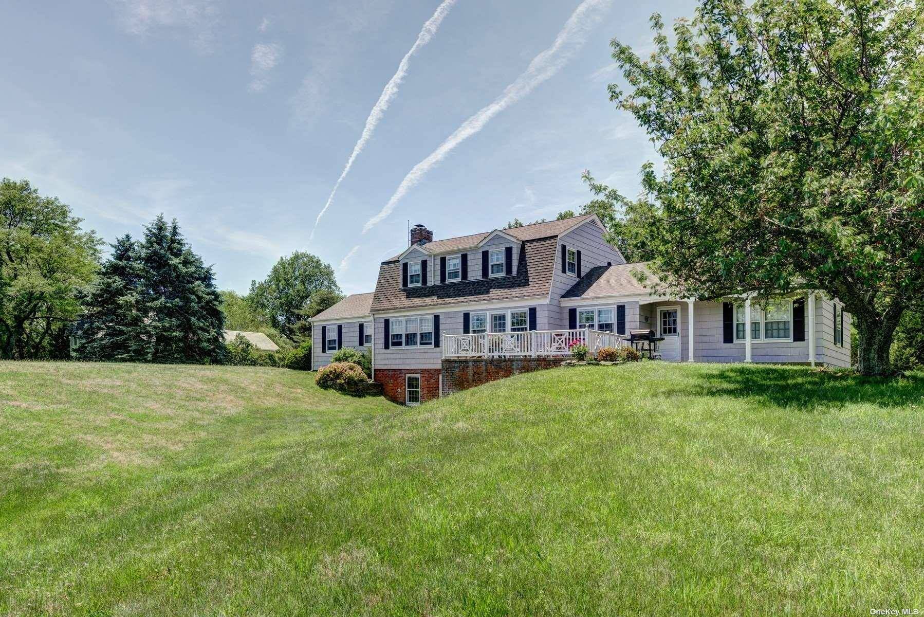 199 Old Harbor RD, New Suffolk, NY 11956
