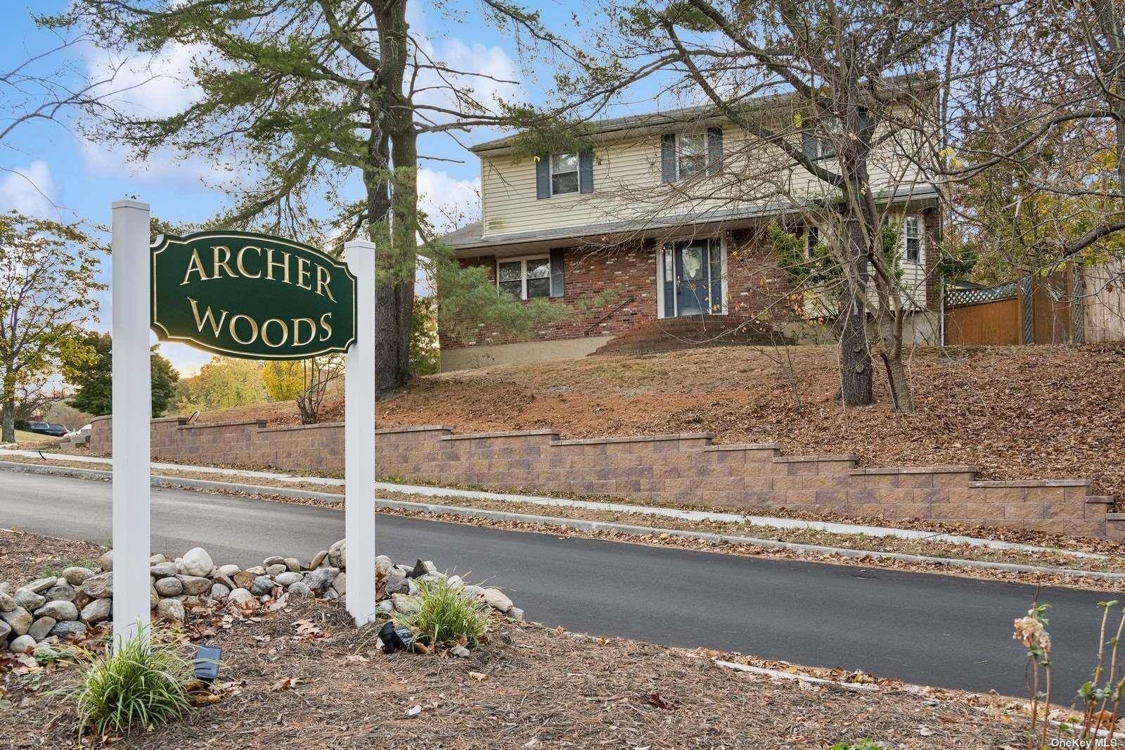 1 Squire LN, Kings Park, NY 11754
