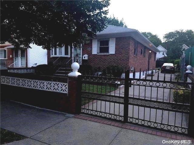 131-21 133rd ST, South Ozone Park, NY 11420