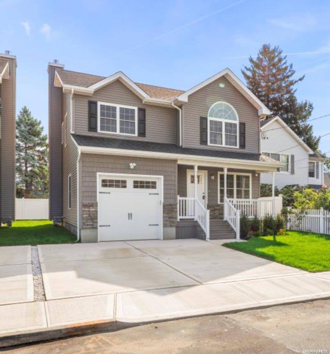 85 Beechwood AVE, Roosevelt, NY 11575